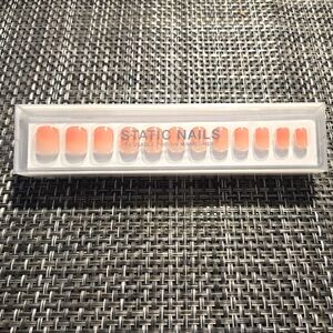 STATIC NAILS Press on Nail Kit in Shade SOFT OMBRE ROSE-SQUARE